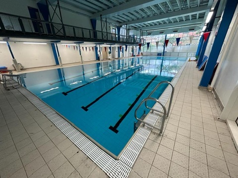 Queen Elizabeth's Girls' School poolside view